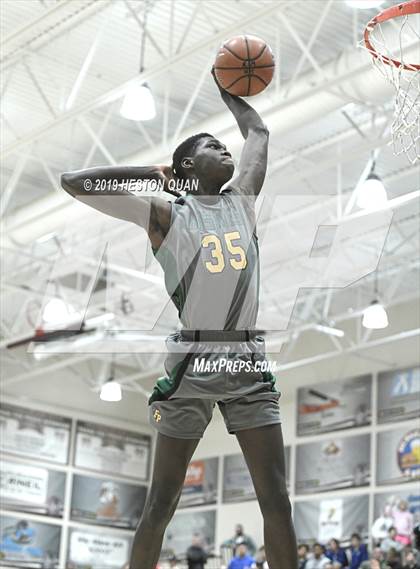 Thumbnail 3 in Rancho Mirage Holiday Invitational Slam Dunk Contest photogallery.