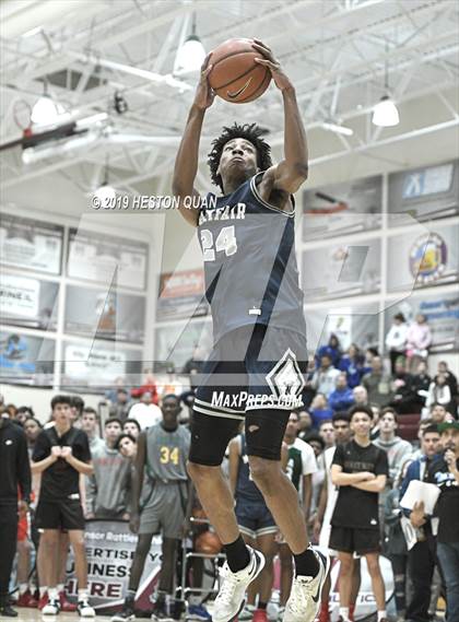 Thumbnail 3 in Rancho Mirage Holiday Invitational Slam Dunk Contest photogallery.