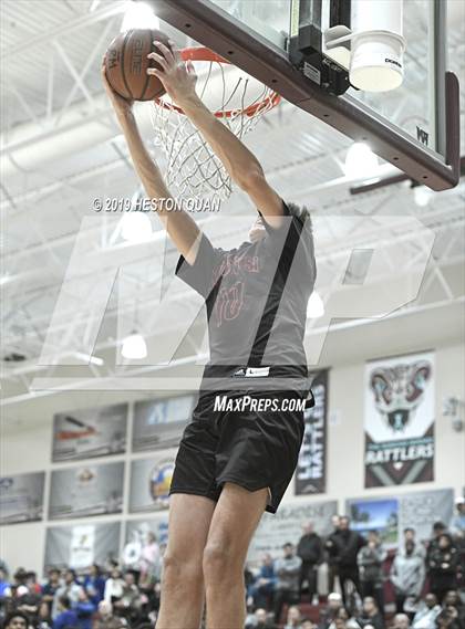 Thumbnail 3 in Rancho Mirage Holiday Invitational Slam Dunk Contest photogallery.