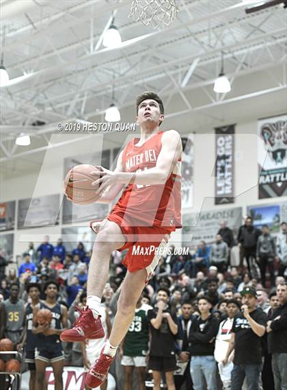 Thumbnail 2 in Rancho Mirage Holiday Invitational Slam Dunk Contest photogallery.