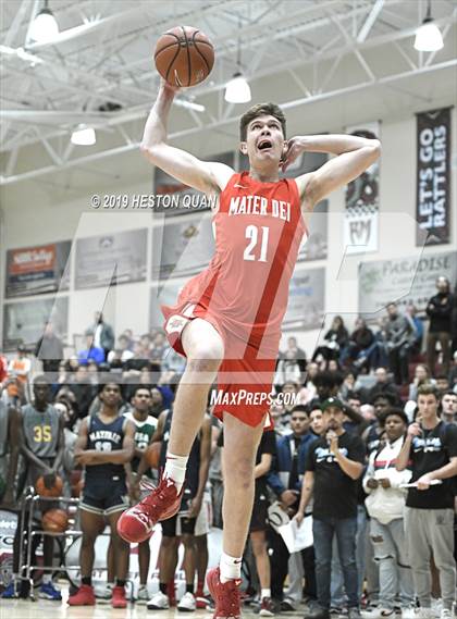 Thumbnail 1 in Rancho Mirage Holiday Invitational Slam Dunk Contest photogallery.