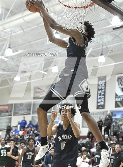 Thumbnail 2 in Rancho Mirage Holiday Invitational Slam Dunk Contest photogallery.