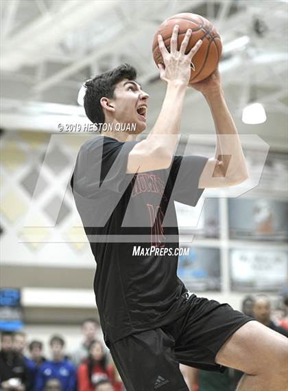 Thumbnail 3 in Rancho Mirage Holiday Invitational Slam Dunk Contest photogallery.