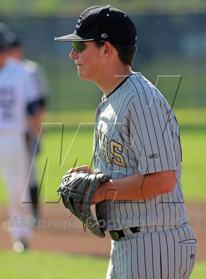 Thumbnail 2 in Enochs @ Beyer photogallery.