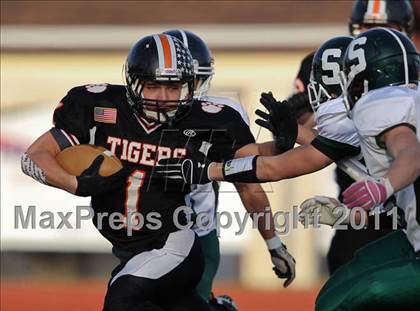 Thumbnail 3 in Croton-Harmon vs. Schalmont (NYSPHSAA Class B Semifinal) photogallery.
