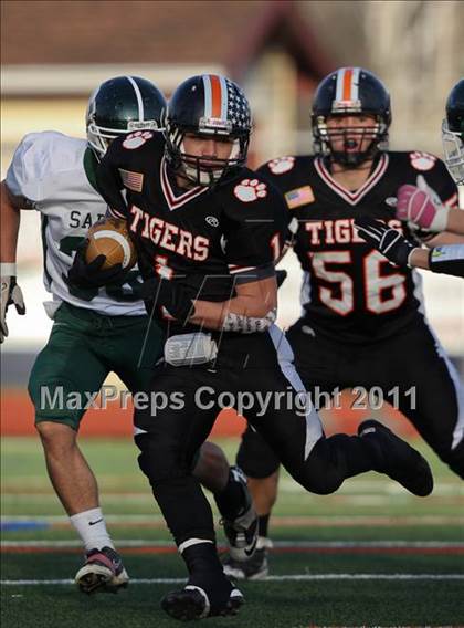 Thumbnail 2 in Croton-Harmon vs. Schalmont (NYSPHSAA Class B Semifinal) photogallery.