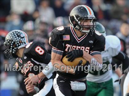 Thumbnail 2 in Croton-Harmon vs. Schalmont (NYSPHSAA Class B Semifinal) photogallery.