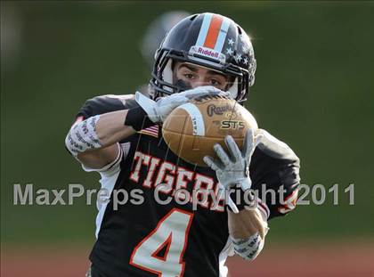 Thumbnail 1 in Croton-Harmon vs. Schalmont (NYSPHSAA Class B Semifinal) photogallery.