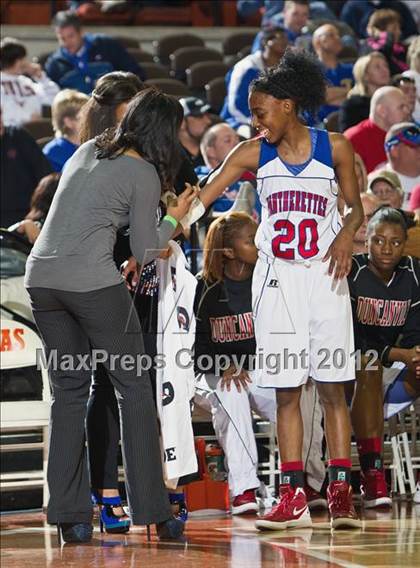 Thumbnail 2 in Duncanville vs. Dekaney (UIL 5A Final) photogallery.