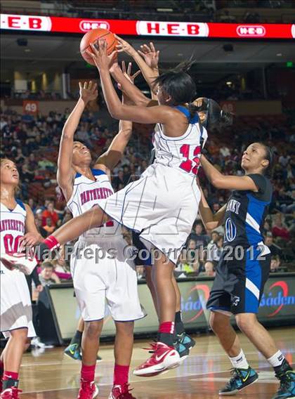 Thumbnail 2 in Duncanville vs. Dekaney (UIL 5A Final) photogallery.