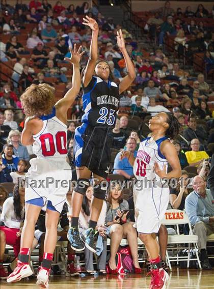 Thumbnail 3 in Duncanville vs. Dekaney (UIL 5A Final) photogallery.