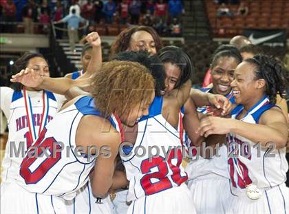 Thumbnail 3 in Duncanville vs. Dekaney (UIL 5A Final) photogallery.