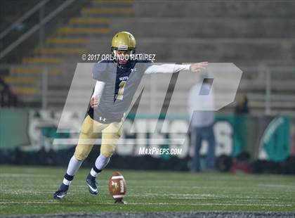 Thumbnail 3 in Vincent Memorial vs. Crawford (CIF SDS D5 Final) photogallery.