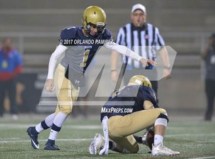 Thumbnail 2 in Vincent Memorial vs. Crawford (CIF SDS D5 Final) photogallery.