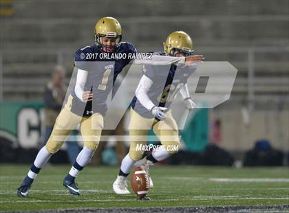 Thumbnail 1 in Vincent Memorial vs. Crawford (CIF SDS D5 Final) photogallery.