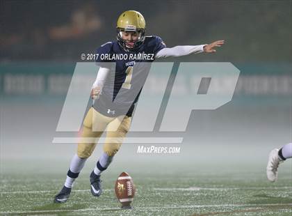 Thumbnail 3 in Vincent Memorial vs. Crawford (CIF SDS D5 Final) photogallery.