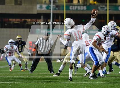 Thumbnail 3 in Vincent Memorial vs. Crawford (CIF SDS D5 Final) photogallery.