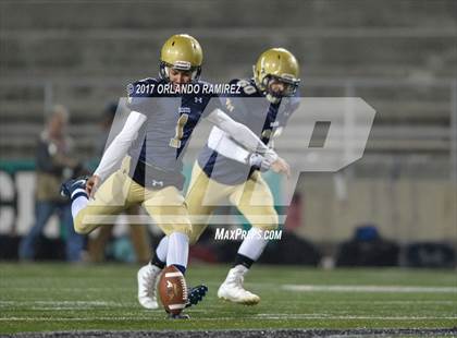 Thumbnail 2 in Vincent Memorial vs. Crawford (CIF SDS D5 Final) photogallery.