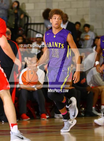 Thumbnail 3 in St. Augustine vs. Mater Dei (Nike Extravaganza) photogallery.
