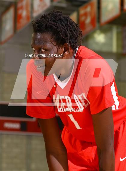 Thumbnail 3 in St. Augustine vs. Mater Dei (Nike Extravaganza) photogallery.
