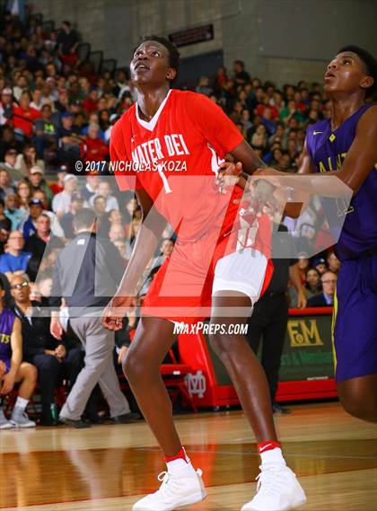 Thumbnail 1 in St. Augustine vs. Mater Dei (Nike Extravaganza) photogallery.