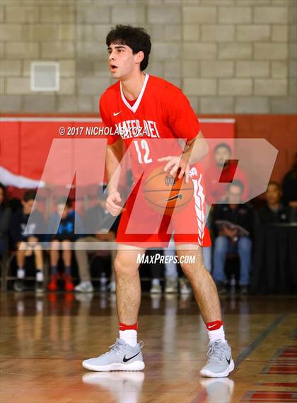 Thumbnail 2 in St. Augustine vs. Mater Dei (Nike Extravaganza) photogallery.
