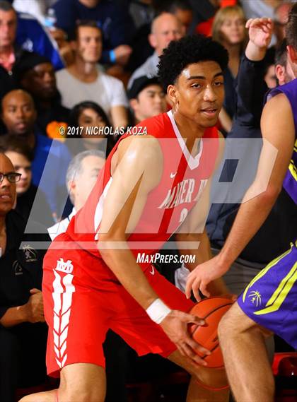 Thumbnail 1 in St. Augustine vs. Mater Dei (Nike Extravaganza) photogallery.