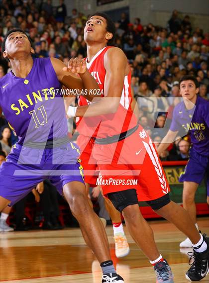 Thumbnail 3 in St. Augustine vs. Mater Dei (Nike Extravaganza) photogallery.