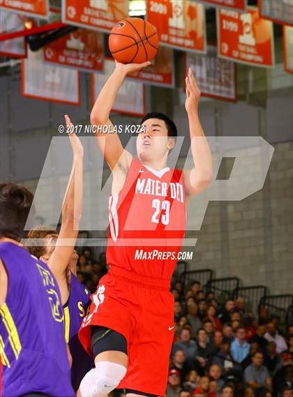 Thumbnail 1 in St. Augustine vs. Mater Dei (Nike Extravaganza) photogallery.