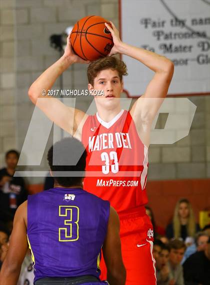 Thumbnail 3 in St. Augustine vs. Mater Dei (Nike Extravaganza) photogallery.