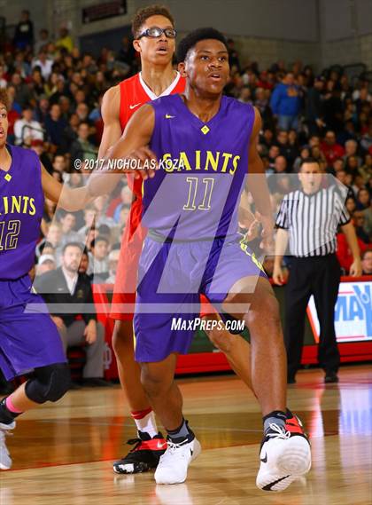 Thumbnail 2 in St. Augustine vs. Mater Dei (Nike Extravaganza) photogallery.