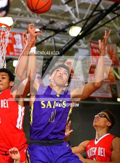 Thumbnail 3 in St. Augustine vs. Mater Dei (Nike Extravaganza) photogallery.