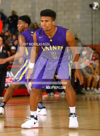 Thumbnail 3 in St. Augustine vs. Mater Dei (Nike Extravaganza) photogallery.