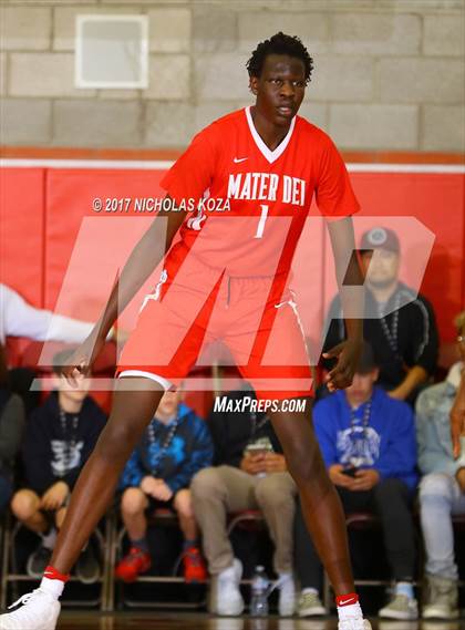 Thumbnail 2 in St. Augustine vs. Mater Dei (Nike Extravaganza) photogallery.