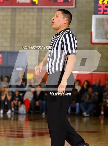 Thumbnail 2 in St. Augustine vs. Mater Dei (Nike Extravaganza) photogallery.