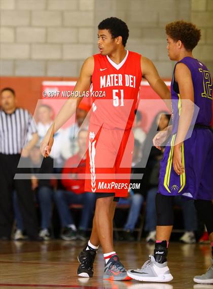 Thumbnail 3 in St. Augustine vs. Mater Dei (Nike Extravaganza) photogallery.