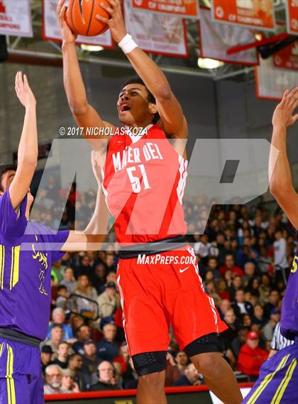 Thumbnail 1 in St. Augustine vs. Mater Dei (Nike Extravaganza) photogallery.