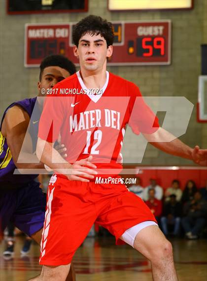 Thumbnail 2 in St. Augustine vs. Mater Dei (Nike Extravaganza) photogallery.