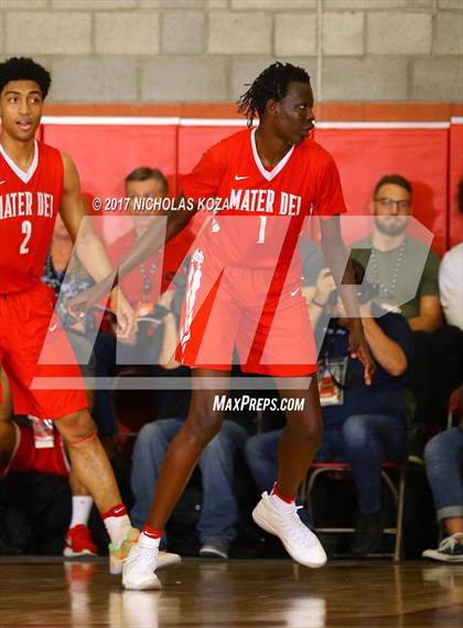 Thumbnail 2 in St. Augustine vs. Mater Dei (Nike Extravaganza) photogallery.