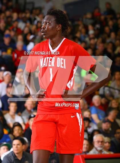 Thumbnail 2 in St. Augustine vs. Mater Dei (Nike Extravaganza) photogallery.