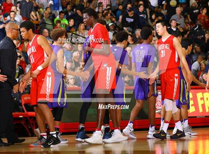 Thumbnail 2 in St. Augustine vs. Mater Dei (Nike Extravaganza) photogallery.