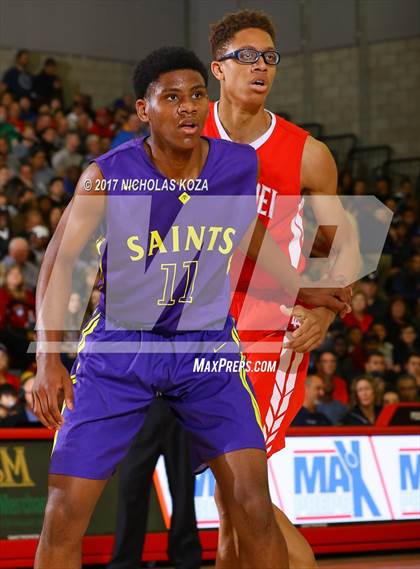 Thumbnail 1 in St. Augustine vs. Mater Dei (Nike Extravaganza) photogallery.