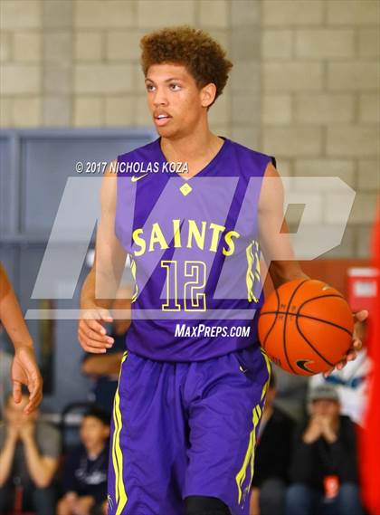 Thumbnail 3 in St. Augustine vs. Mater Dei (Nike Extravaganza) photogallery.