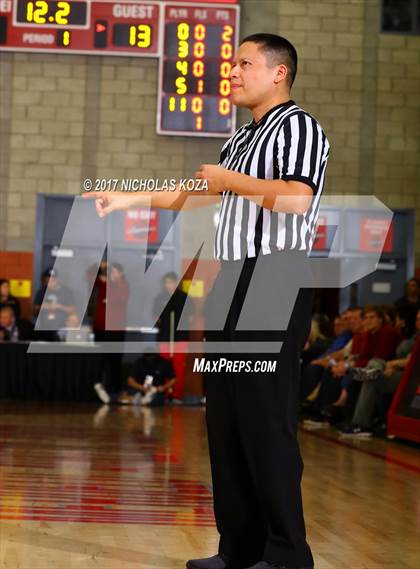 Thumbnail 3 in St. Augustine vs. Mater Dei (Nike Extravaganza) photogallery.