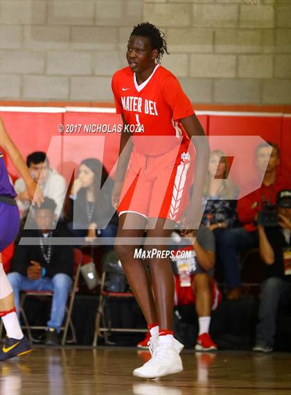 Thumbnail 3 in St. Augustine vs. Mater Dei (Nike Extravaganza) photogallery.