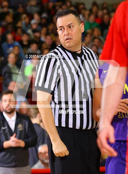Thumbnail 2 in St. Augustine vs. Mater Dei (Nike Extravaganza) photogallery.