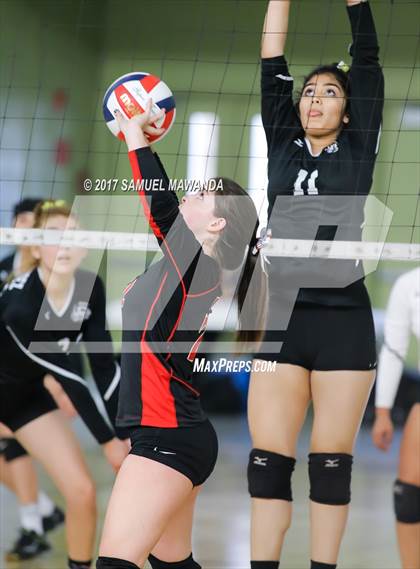Thumbnail 1 in Verdugo Hills vs. San Fernando (CIF LACS D2 Final) photogallery.