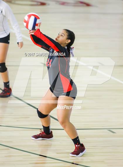 Thumbnail 2 in Verdugo Hills vs. San Fernando (CIF LACS D2 Final) photogallery.