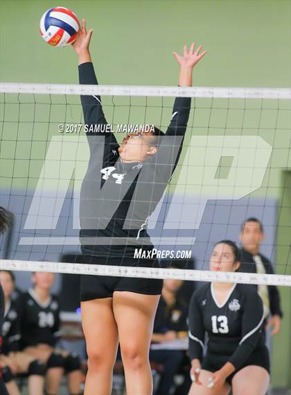 Thumbnail 3 in Verdugo Hills vs. San Fernando (CIF LACS D2 Final) photogallery.