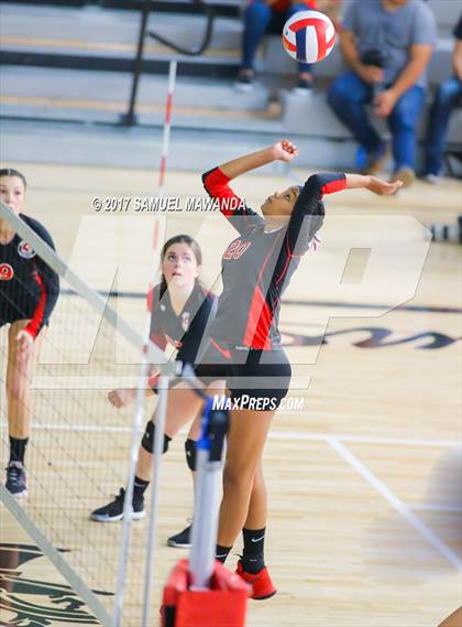 Thumbnail 3 in Verdugo Hills vs. San Fernando (CIF LACS D2 Final) photogallery.